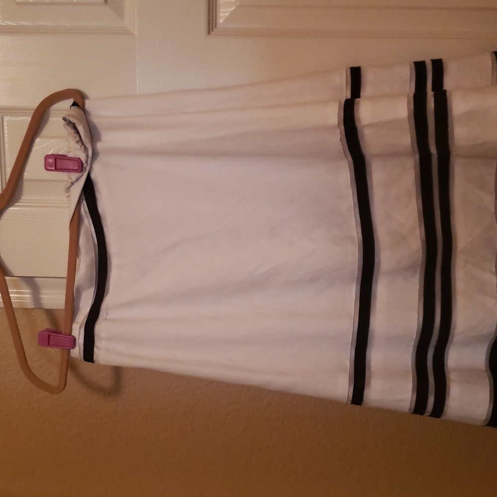 White skirt with blj tibbon trim